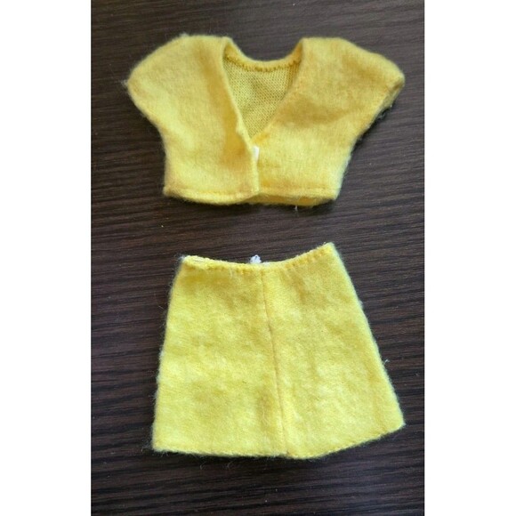 Vintage Barbie Clone Mod? 70s Or 80s Doll Outfit Yellow Felt Handmade? Top Skirt - Picture 3 of 6